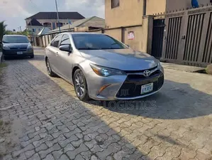 Toyota Camry 2015 Silver