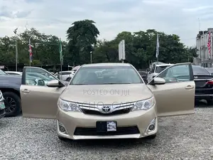 Toyota Camry 2013 Gold