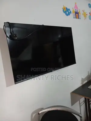 Hisense 40inch Tv