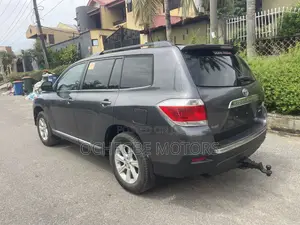 Toyota Highlander SE 2012 Gray