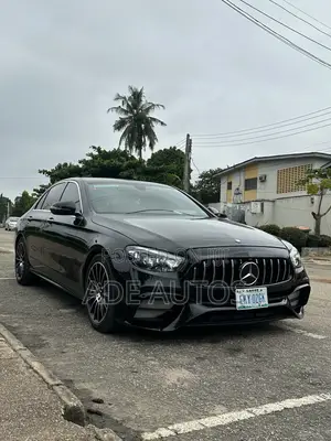 Mercedes-Benz E300 4Matic AWD Sedan (2.0L 4cyl 9A) 2017 Black