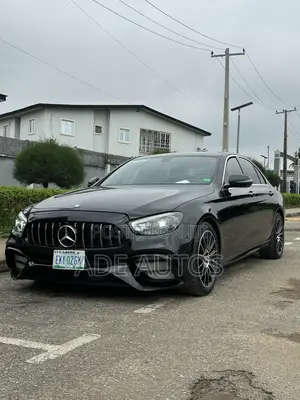 Mercedes-Benz E300 4Matic AWD Sedan (2.0L 4cyl 9A) 2017 Black