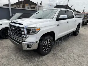 Toyota Tundra 1794 5.7L V8 4x4 CrewMax 5.6 ft. box 145.7 in. WB 2020