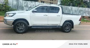 Toyota Hilux 2020 White