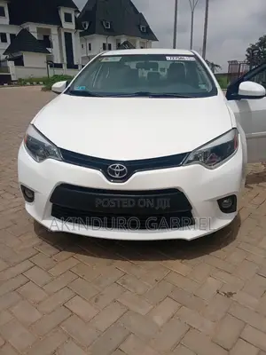 Toyota Corolla L 4dr Sedan (1.8L 4cyl 6M) 2014 Matt Black