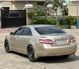 Toyota Camry 2010 Gold