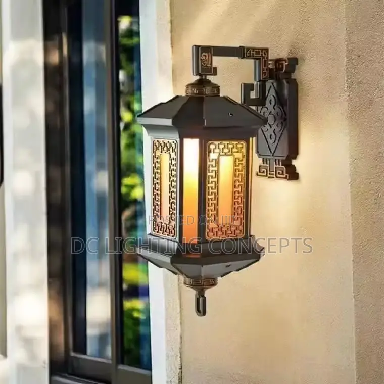 High Quality Waterproof Black Outdoor Lamp.