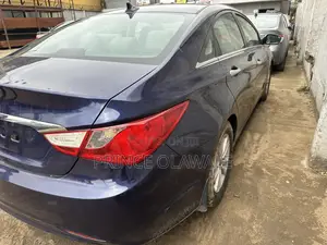 Hyundai Sonata 2011 Blue