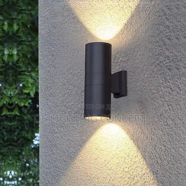 High Quality Waterproof Black Outdoor Lamp.