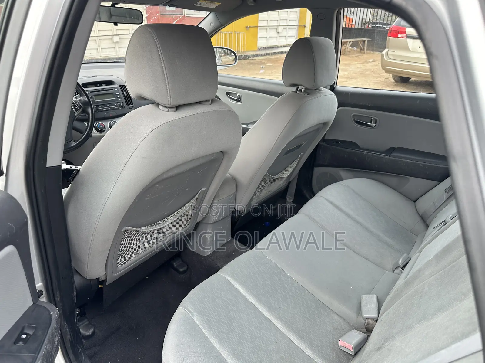 Hyundai Elantra 2011 Silver