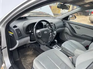 Hyundai Elantra 2011 Silver