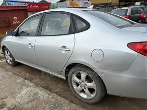 Hyundai Elantra 2011 Silver