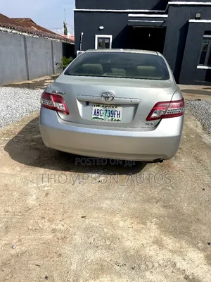 Toyota Camry 2010 Silver