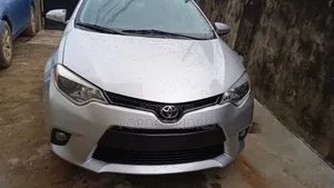 Toyota Corolla LE 4dr Sedan (1.8L 4cyl CVT) 2015 Silver