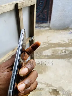 Apple iPhone X 64 GB Black