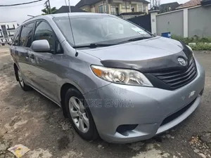 Toyota Sienna LE 7 Passenger 2011 Silver