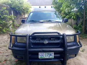 Nissan Xterra Automatic 2005 Brown