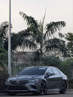 Toyota Camry 2018 Gray