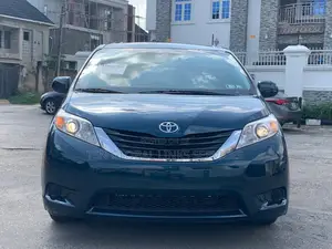 Toyota Sienna LE 8 Passenger 2011 Green