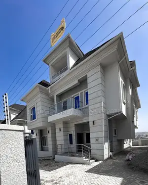 5bdrm Duplex in Guzape for sale