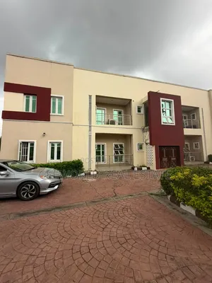 3bdrm Apartment in Kolapo Ishola Gra, Akobo for rent