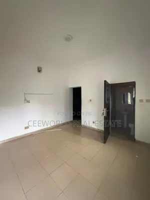 3bdrm Apartment in Kolapo Ishola Gra, Akobo for rent