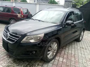 Volkswagen Tiguan 2011 Black
