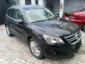 Volkswagen Tiguan 2011 Black