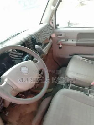 Suzuki APV Minibus 2000 Silver