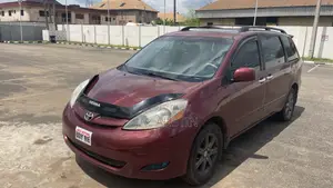 Toyota Sienna XLE 2005 Red