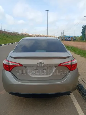 Toyota Corolla 2016 Gold