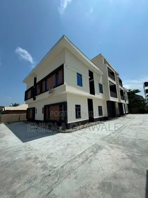 3bdrm Townhouse / Terrace in Adesanya for rent