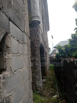 4bdrm Duplex in Farm Road 2 Estate, for sale