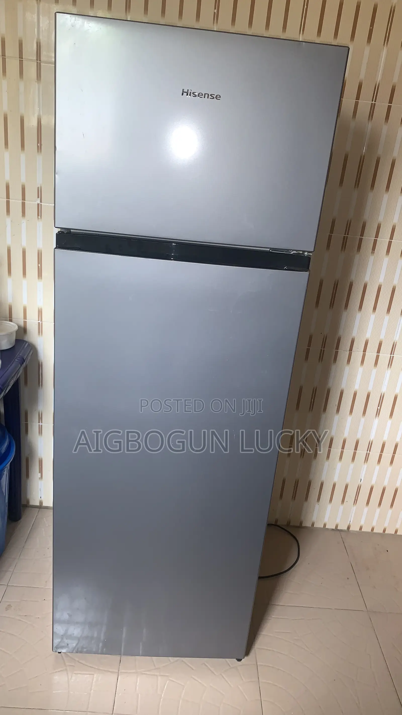 Hisense Refrigerator and Freezer 240l