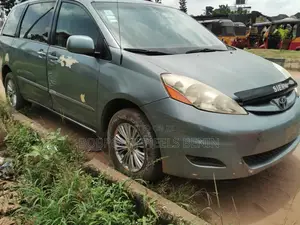 Toyota Sienna LE 4WD 2007 Blue