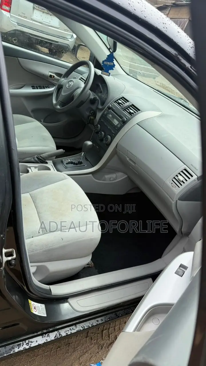 Toyota Corolla 2009 Black