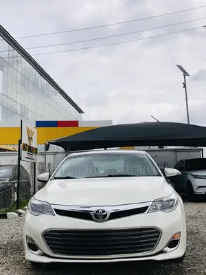 Toyota Avalon XLE 4dr Sedan (3.5L 6cyl 6A) 2015 White