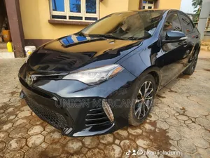 Toyota Corolla 2017 Green