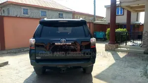 Toyota 4-Runner SR5 4dr SUV (4.0L 6cyl 5A) 2014 Black