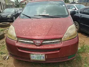 Toyota Sienna CE 2005 Red