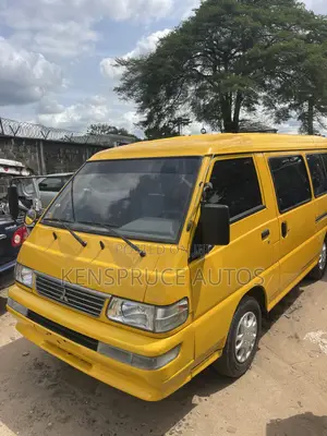 Mitsubishi Delica 2010 Yellow