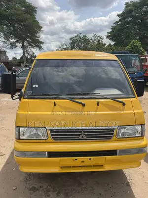 Mitsubishi Delica 2010 Yellow