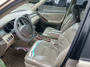 Toyota Highlander Limited V6 2005 Gold