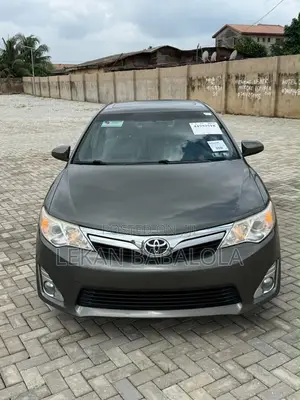 Toyota Camry XLE 4dr Sedan (3.5L 6cyl 6A) 2014 Green