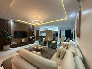 Newly Renovated 2 Bedroom Apartment