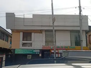3bdrm Block of Flats in Surulere for sale