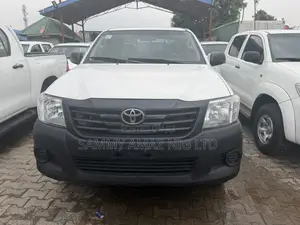 Toyota Hilux SR5 4x4 2015 White