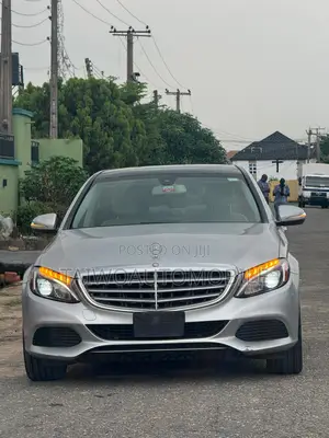 Mercedes-Benz C300 2016 Silver