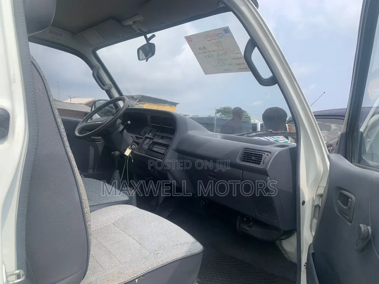Toyota HiAce 2004 White