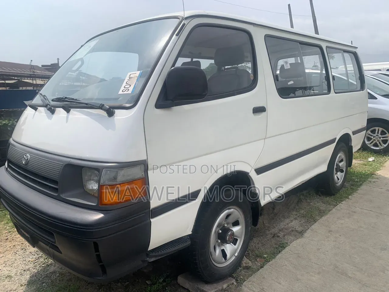 Toyota HiAce 2004 White